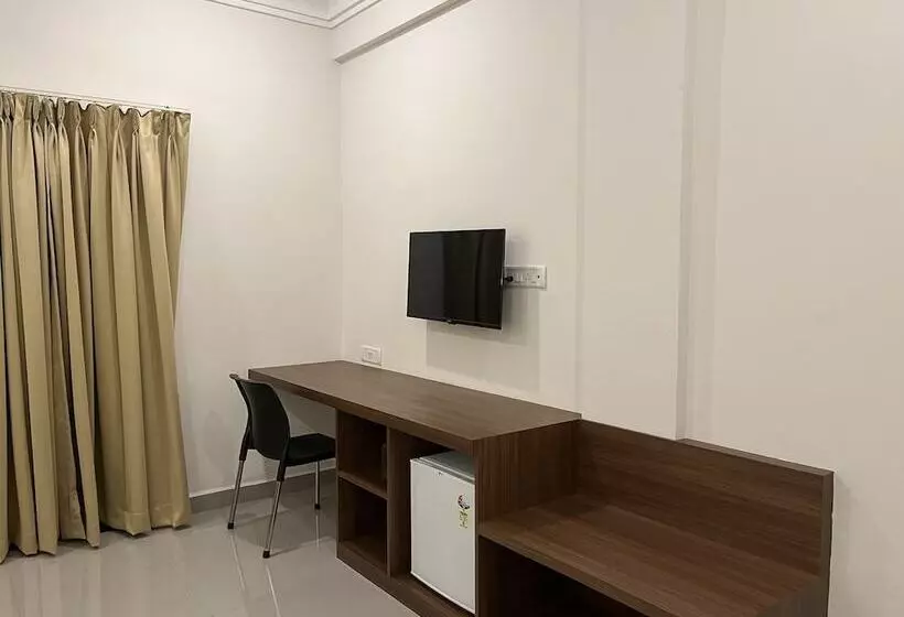 Morjim Sunset Guesthouse  Apartments With Kitchen & Ac Rooms