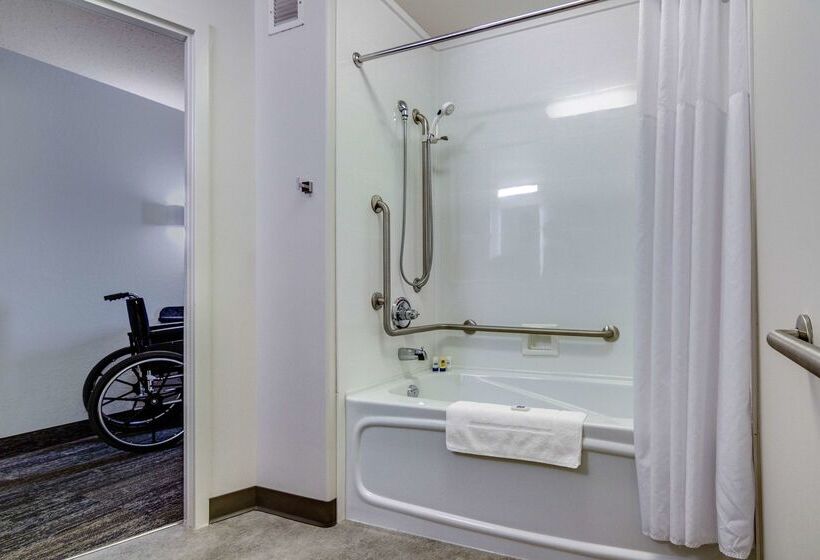 Motel 6 Saskatoon, Sk