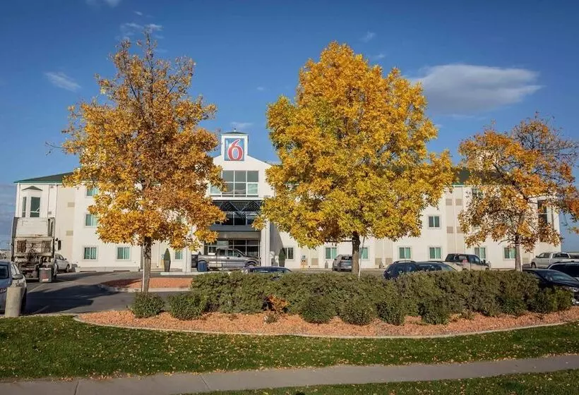 Motel 6 Saskatoon, Sk