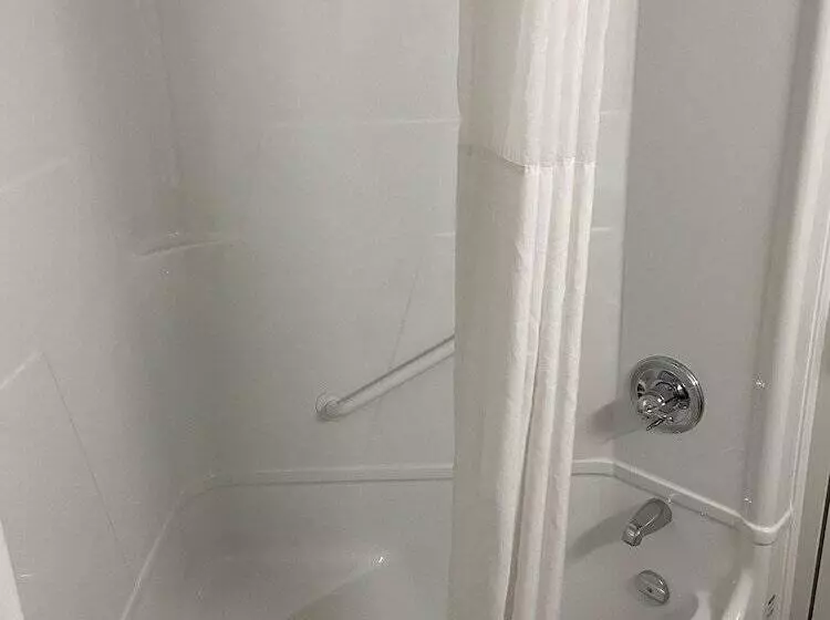 Motel 6 Saskatoon, Sk