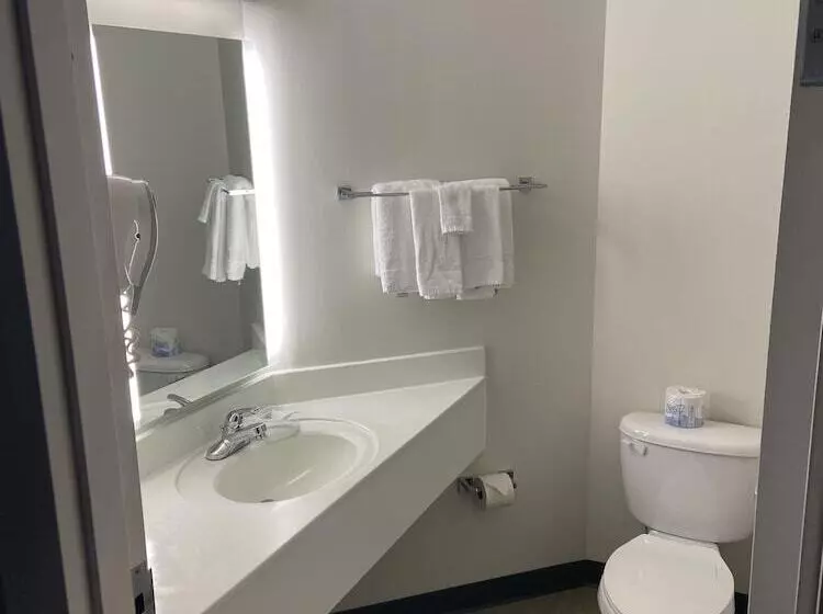 Motel 6 Saskatoon, Sk