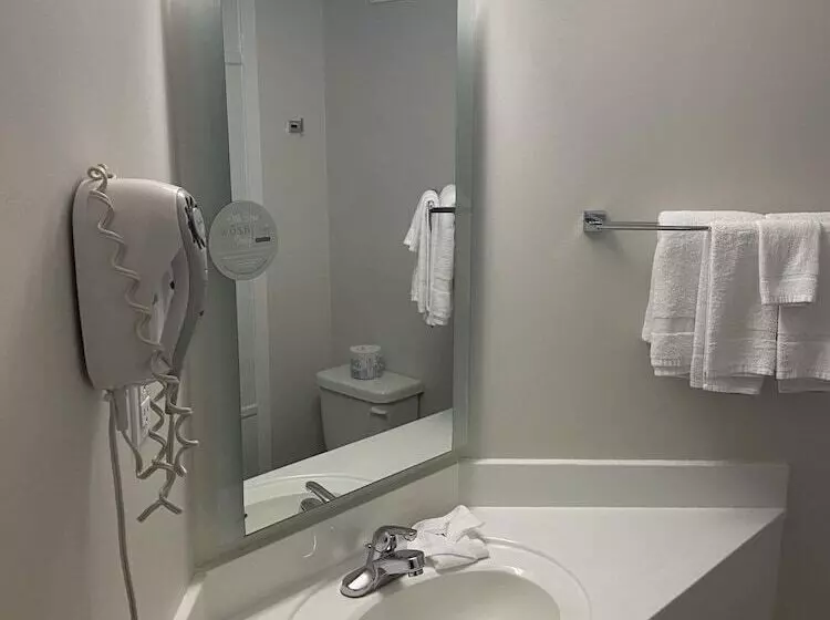 Motel 6 Saskatoon, Sk