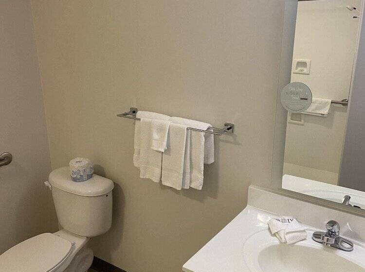 Motel 6 Saskatoon, Sk