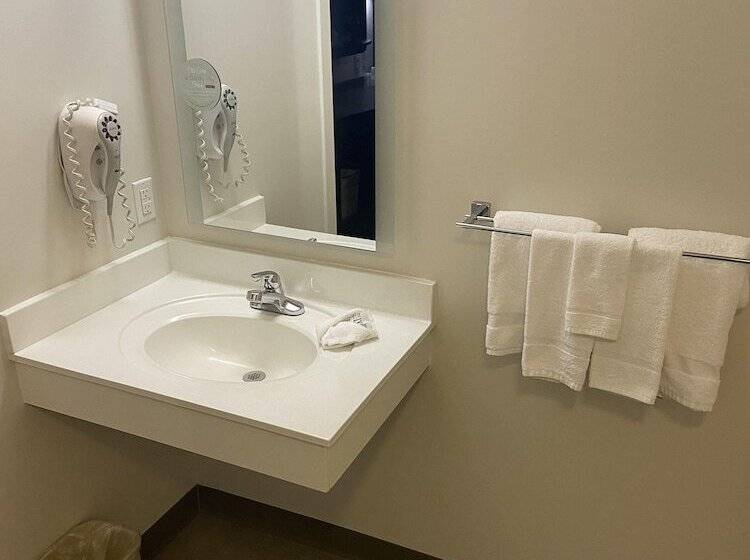 Motel 6 Saskatoon, Sk