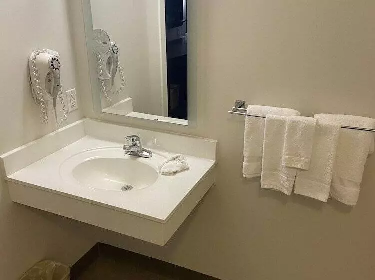 Motel 6 Saskatoon, Sk