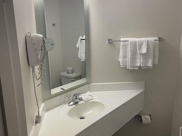 Motel 6 Saskatoon, Sk