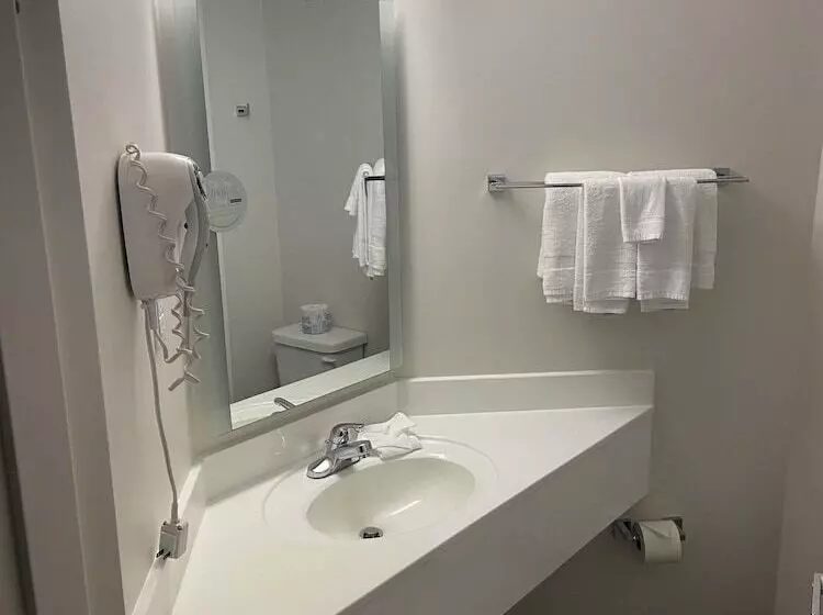 Motel 6 Saskatoon, Sk