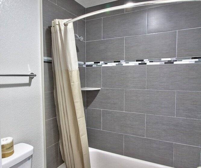 Мотель Coastal Valley Inn