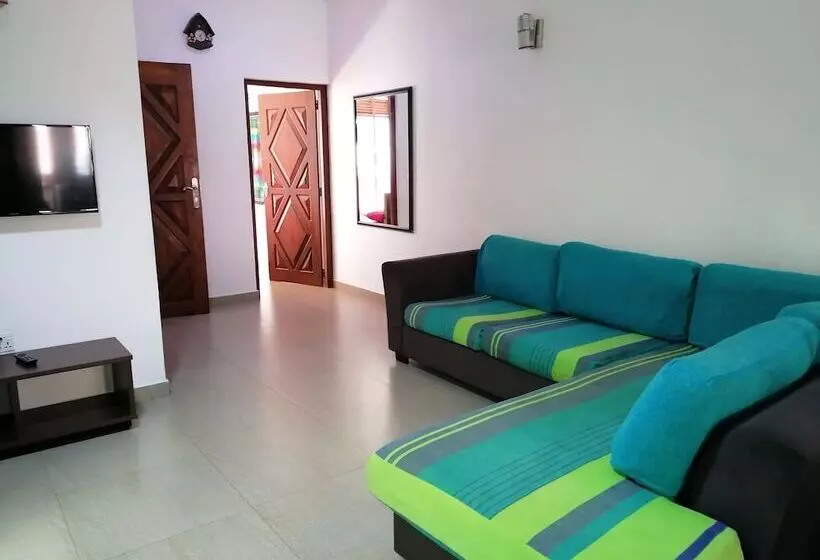 Ocean Breeze Apartment Colombo