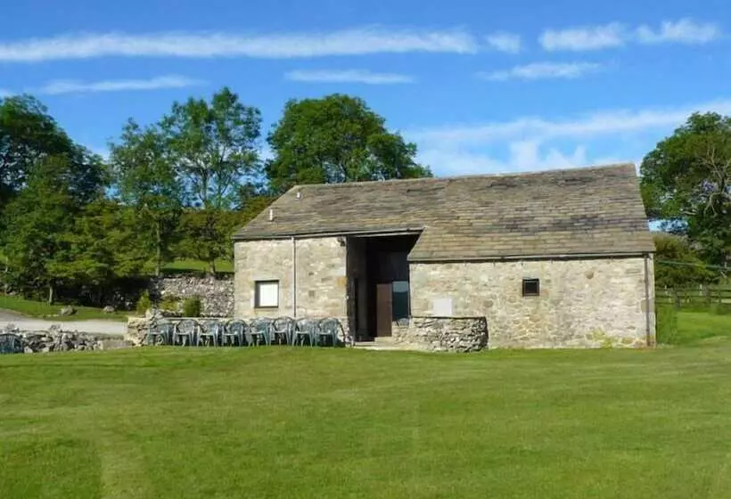Skirfare Barn