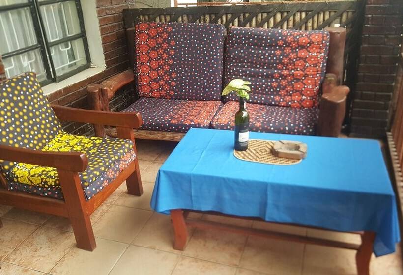 پانسیون Golden Monkey Guest House