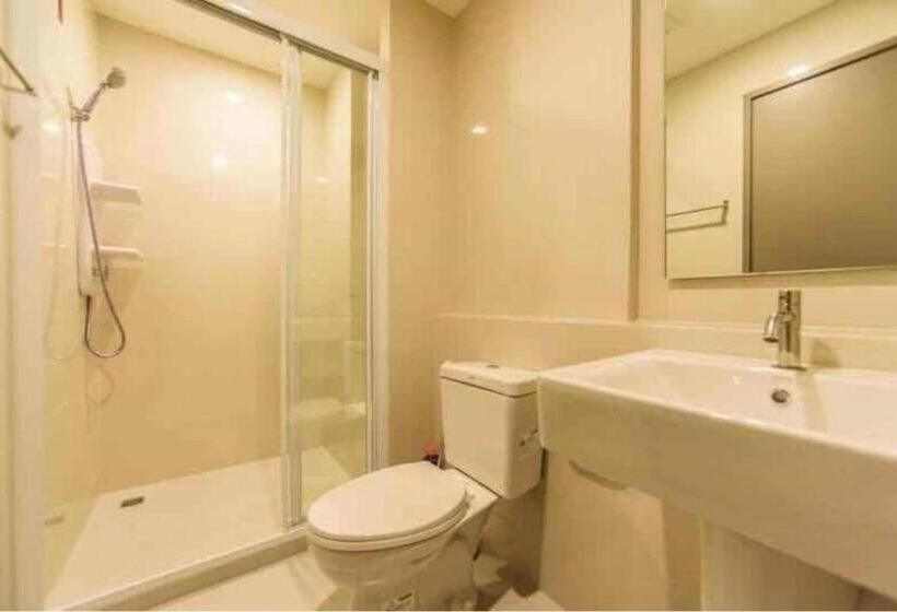 The Base Central Pattaya Holiday Ml