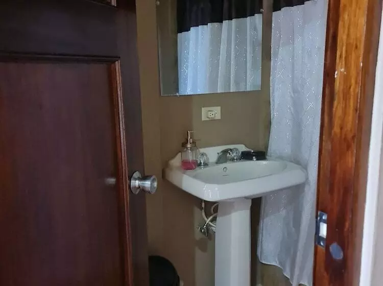 Gm Suites Bed & Breakfast