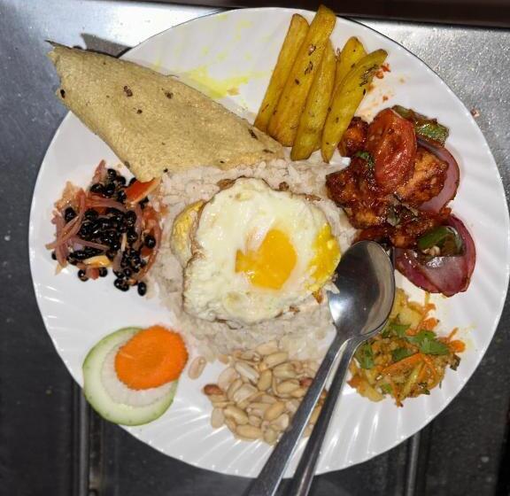 هتل Mountains Mirror