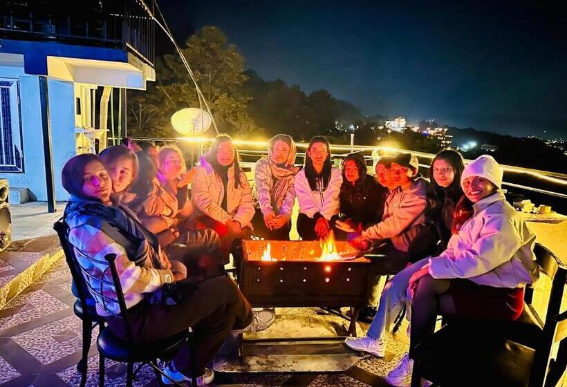 هتل Mountains Mirror