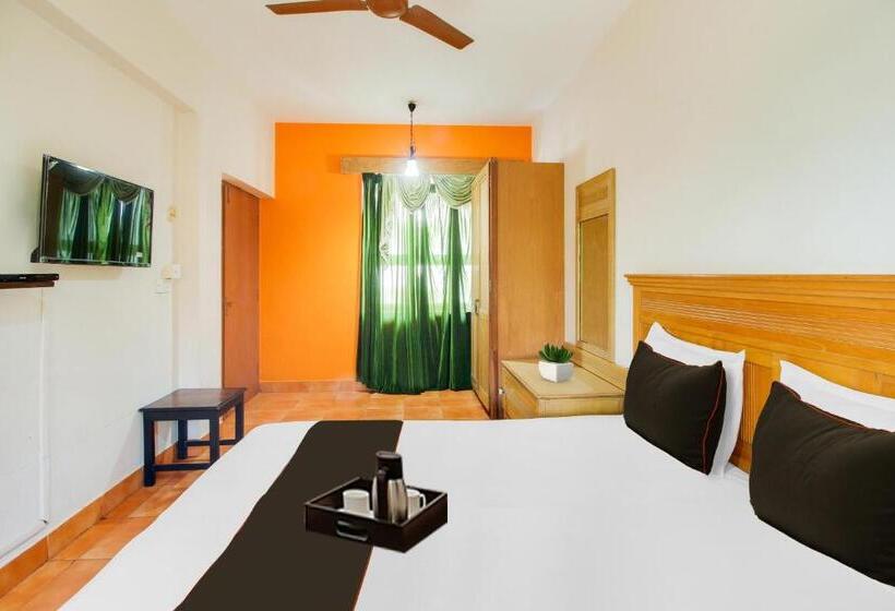 Hotel Fabexpress Alor Resort