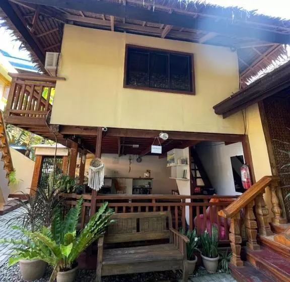 پانسیون Roy S Rendezvous Boracay