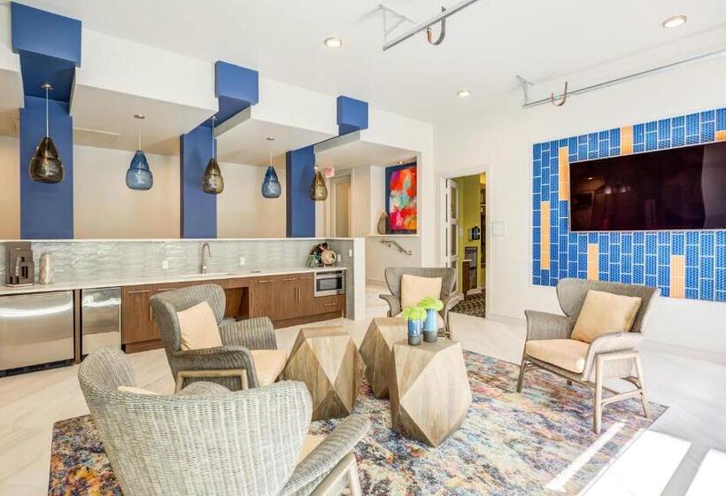 Sentral East Austin At 1630 E Sixth