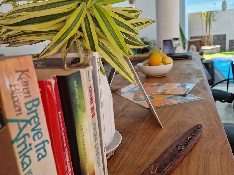 Отель Chill Hill Hikkaduwa