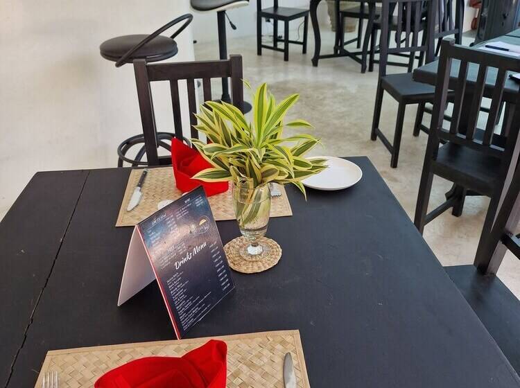 Отель Chill Hill Hikkaduwa