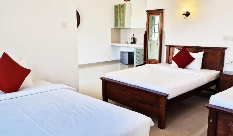 Отель Chill Hill Hikkaduwa