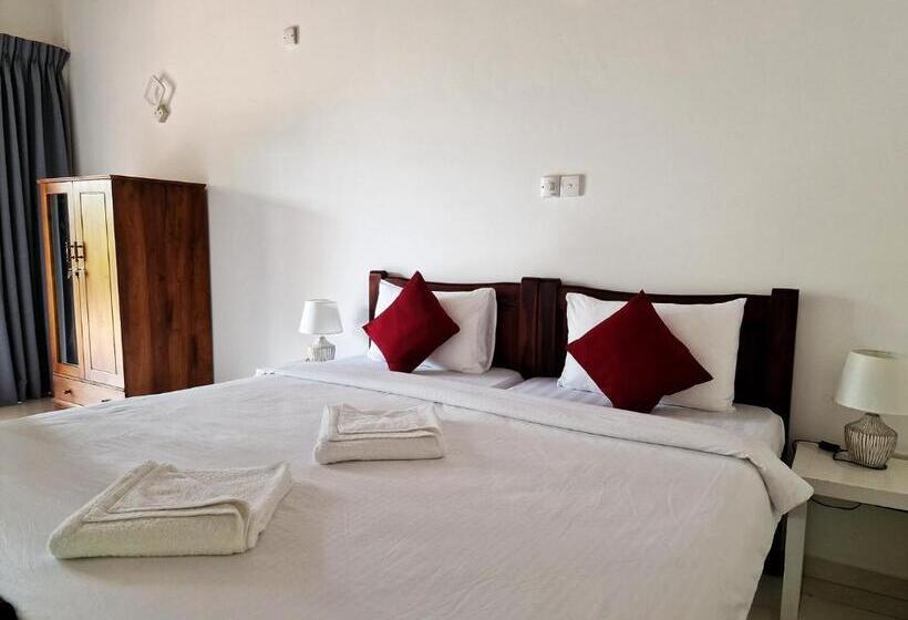 Отель Chill Hill Hikkaduwa