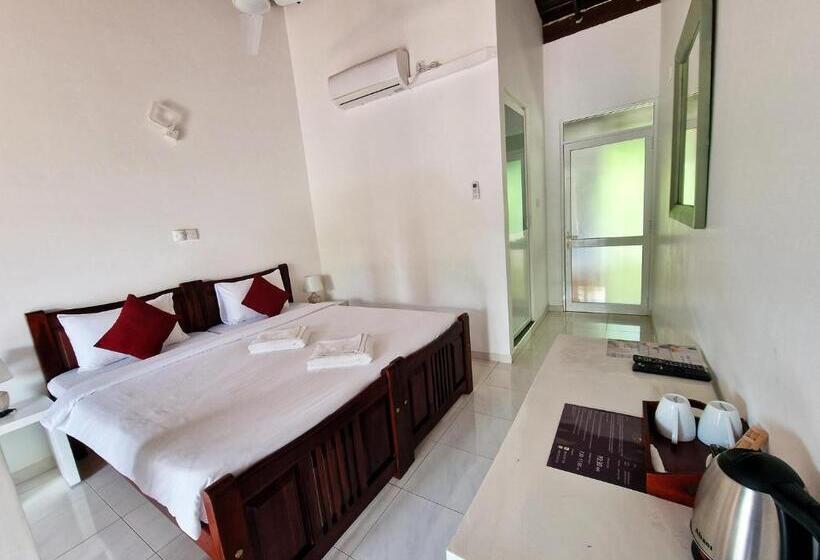 Отель Chill Hill Hikkaduwa