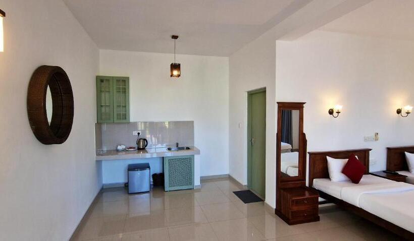 Отель Chill Hill Hikkaduwa