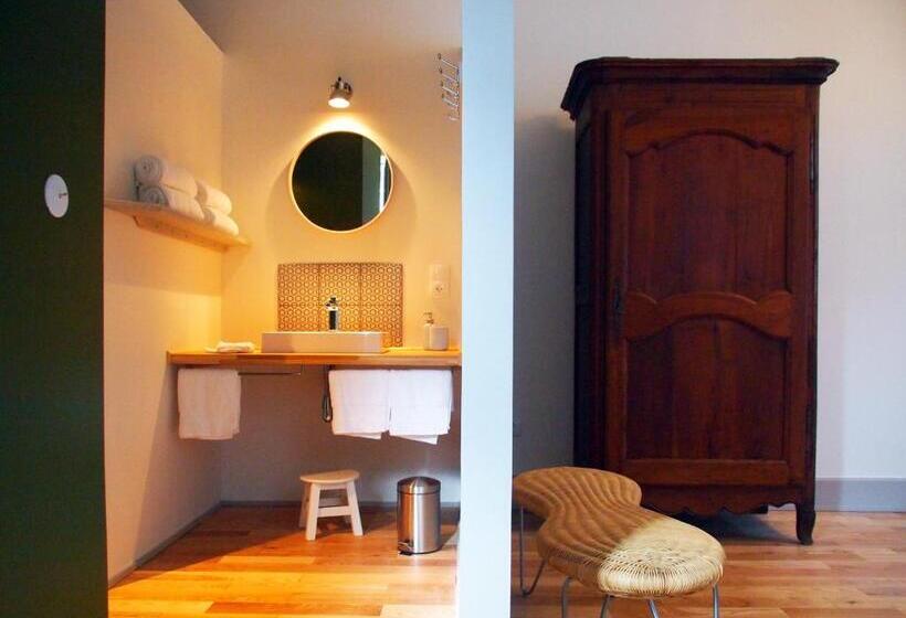 تختخواب و صبحانه La Maison Saint Aignan