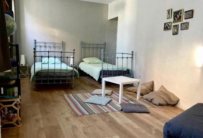 تختخواب و صبحانه La Maison Saint Aignan