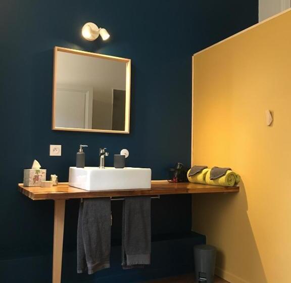 تختخواب و صبحانه La Maison Saint Aignan