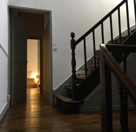 تختخواب و صبحانه La Maison Saint Aignan