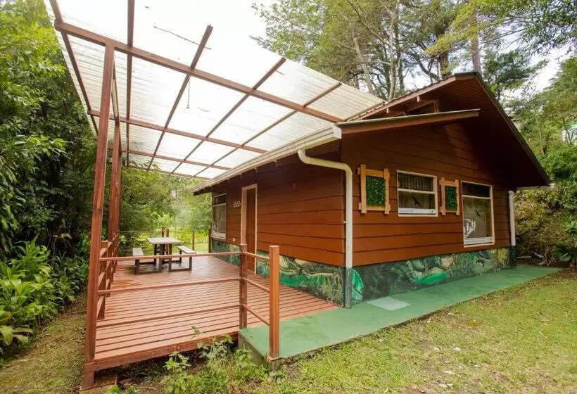 Hotelli Los Pinos Cabins & Reserve
