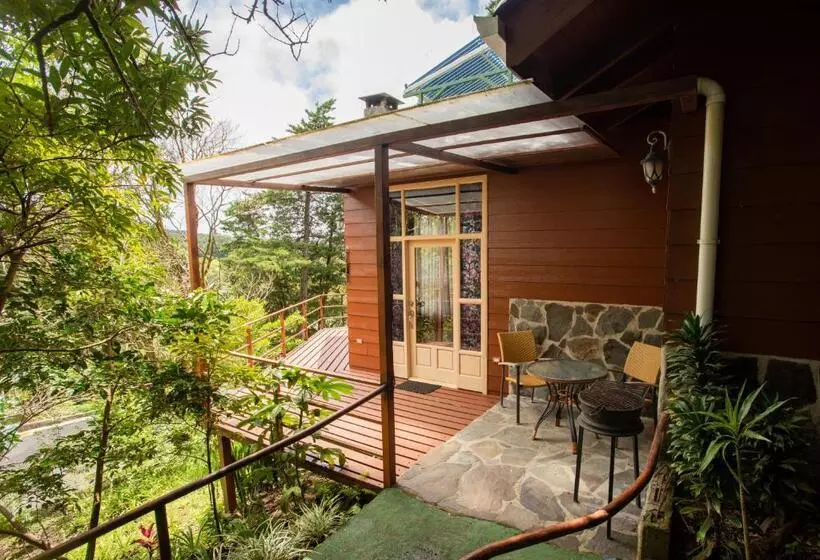 Hotelli Los Pinos Cabins & Reserve