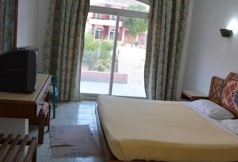 هتل Morgenland Holly Village