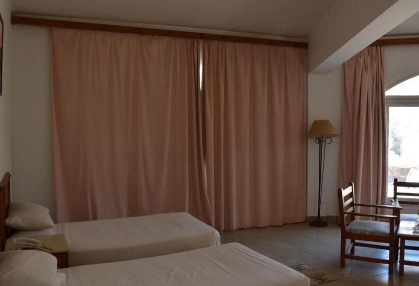 هتل Morgenland Holly Village