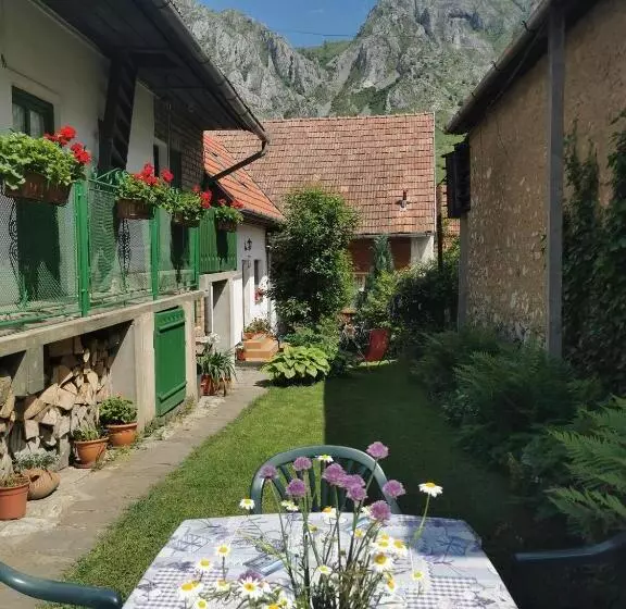 ペンション Kristaly Vendeghaz