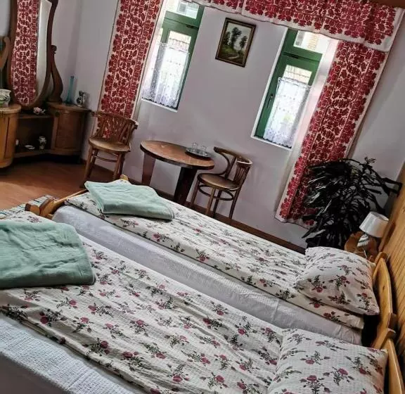 ペンション Kristaly Vendeghaz