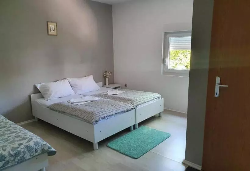 تختخواب و صبحانه Rooms Nikola Rule Ostojic