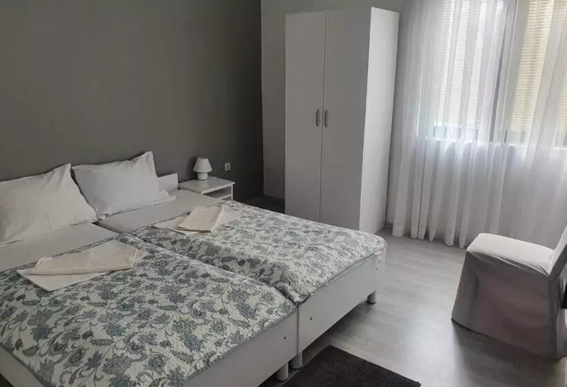 تختخواب و صبحانه Rooms Nikola Rule Ostojic