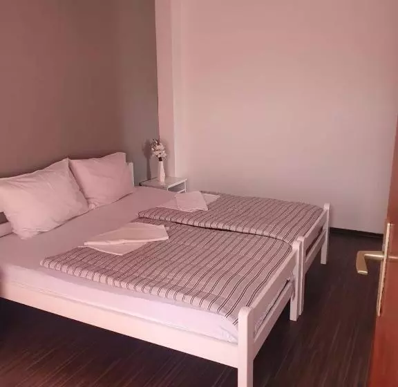تختخواب و صبحانه Rooms Nikola Rule Ostojic