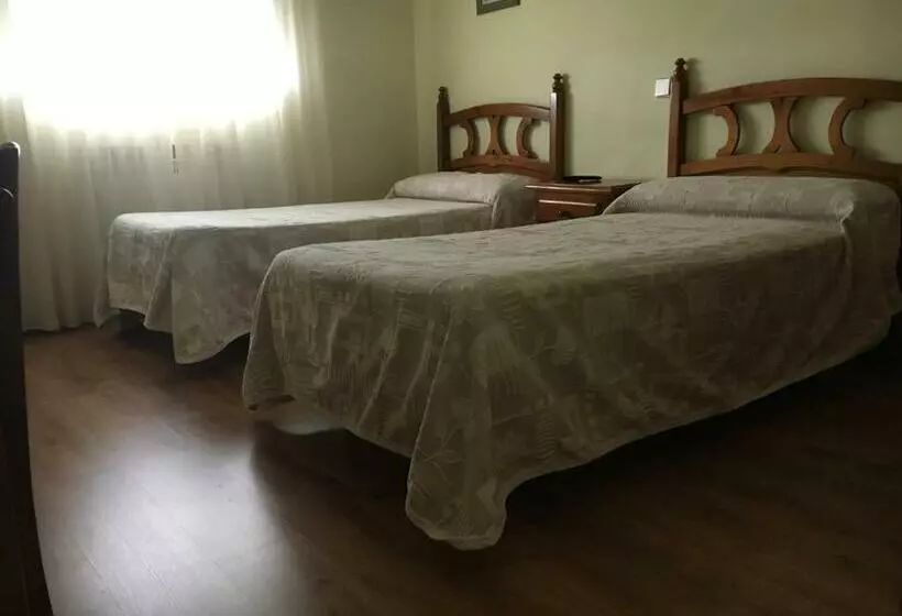 پانسیون Hostal El Pinar