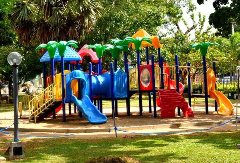 پانسیون Old Park Villa