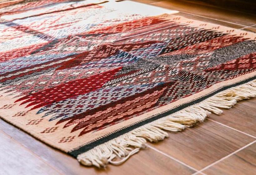 Majatalo Africa Surf House