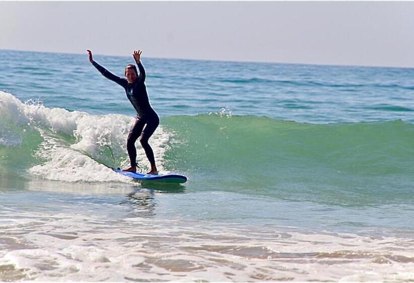 Majatalo Africa Surf House