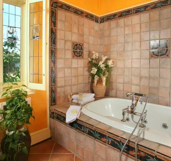 Aamiaismajoitus (B&B) L Auberge Provencale Inn & Restaurant