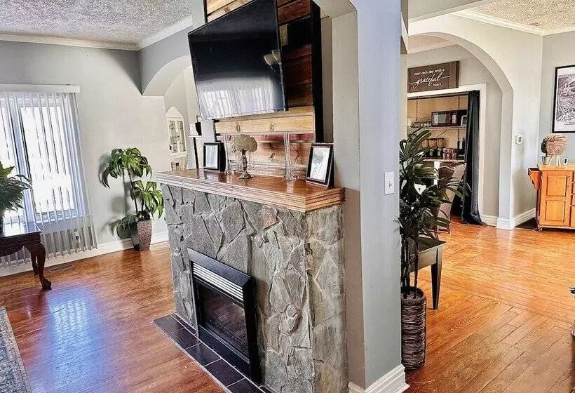 민박 Speedway Legacy Inn