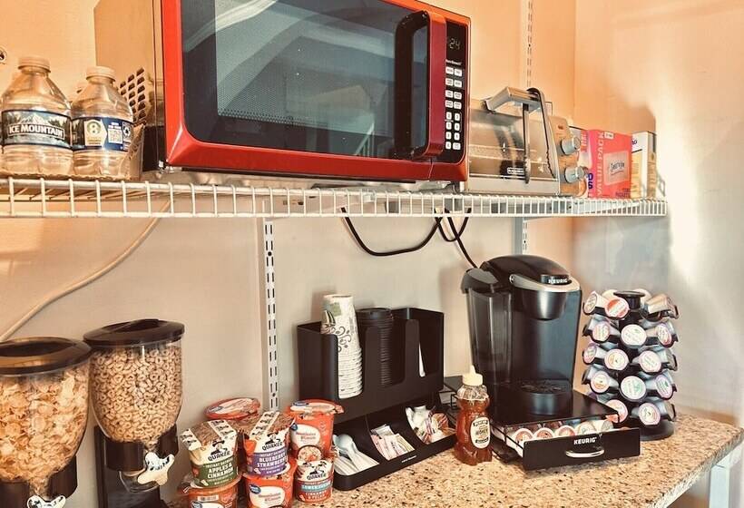 Bed and Breakfast Speedway Legacy Inn