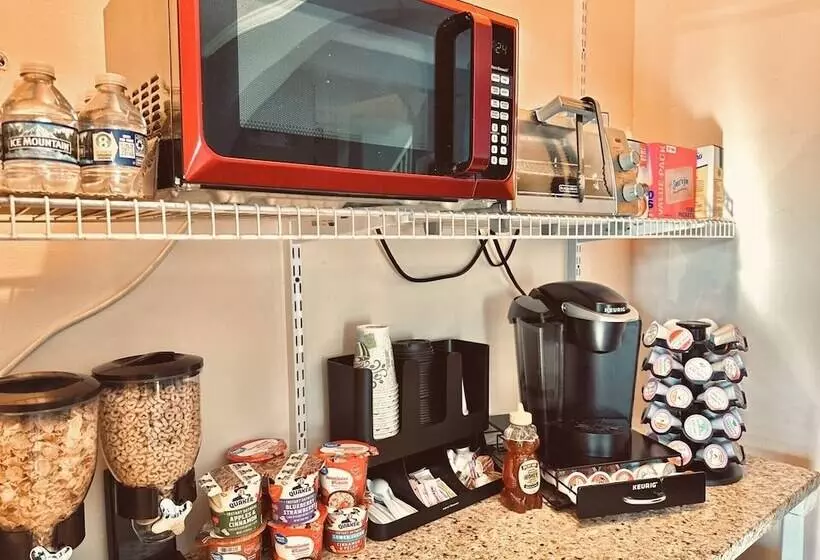 민박 Speedway Legacy Inn