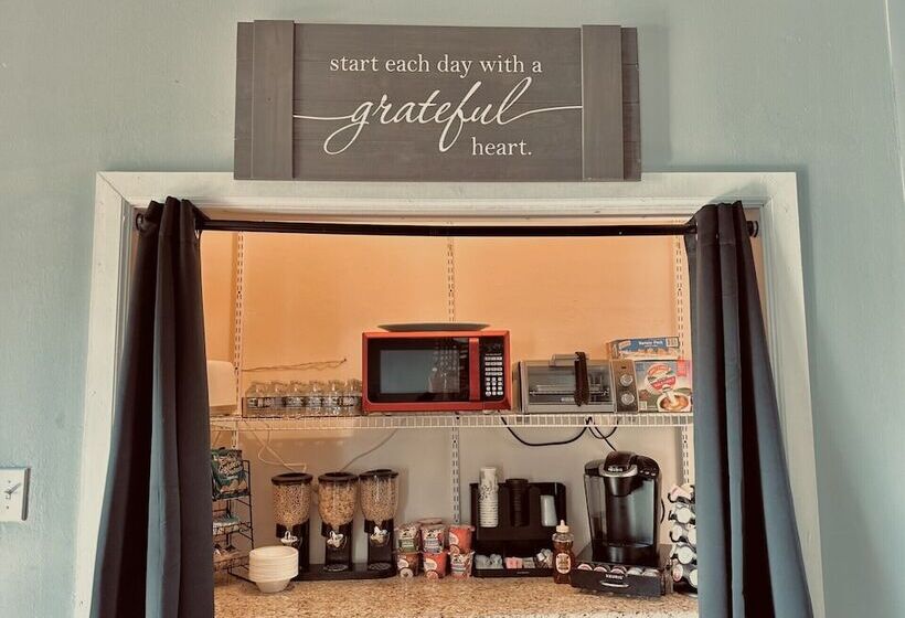 Bed and Breakfast Speedway Legacy Inn